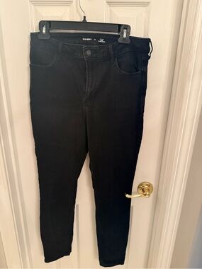 Old Navy Women’s Black Skinny Jeans
